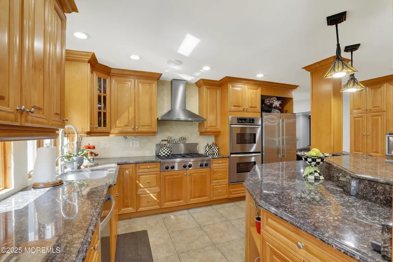 8 Kensington Drive, Manalapan, NJ 07726, Manalapan Township, New Jersey, United States. - Photo 18