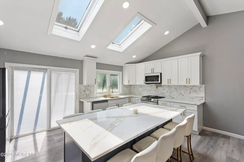 4 Bedrooms Other Residential