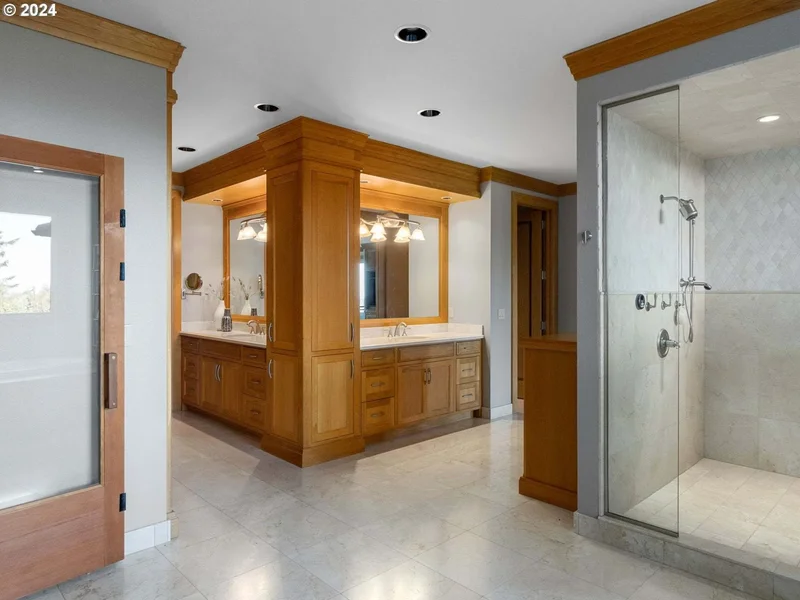 3534 SW Gale Ave, Portland, OR 97239, Portland, Oregon, United States. - Photo 29