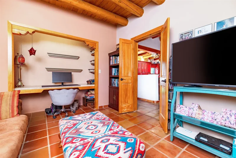 609 Vista de la Ciudad, Santa Fe, NM 87501, Santa Fe, New Mexico, United States. - Photo 16