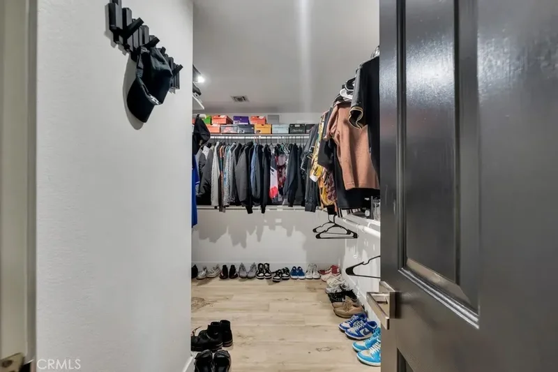 10122 Jovita Avenue, Los Angeles, California, United States. - Photo 19