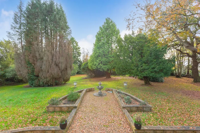 Pengowen High Broom Lane, Crowborough, TN6 3SP, Crowborough, England, United Kingdom. - Photo 2