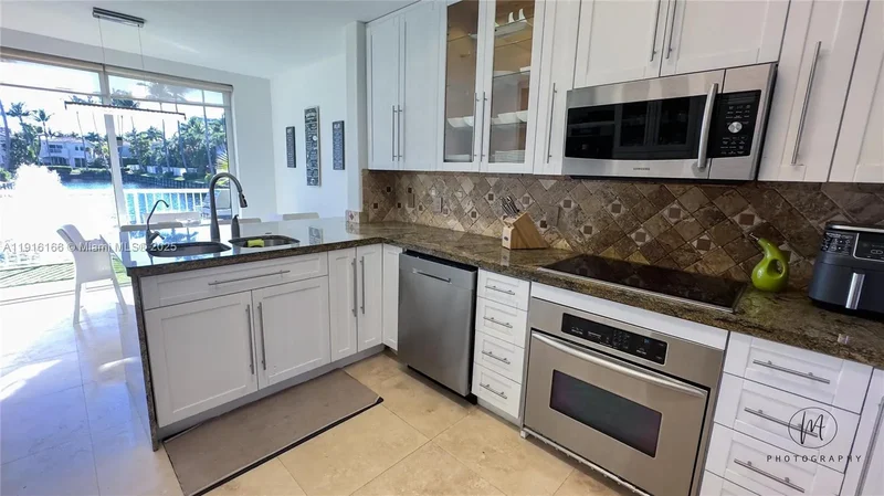 3024 NE 210th St, Aventura, Florida, United States. - Photo 16