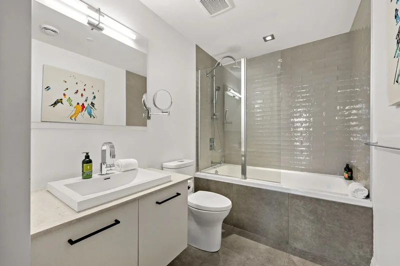 115 Ch. des Sous-Bois 204, Mont-Tremblant, Quebec, Canada. - Photo 20