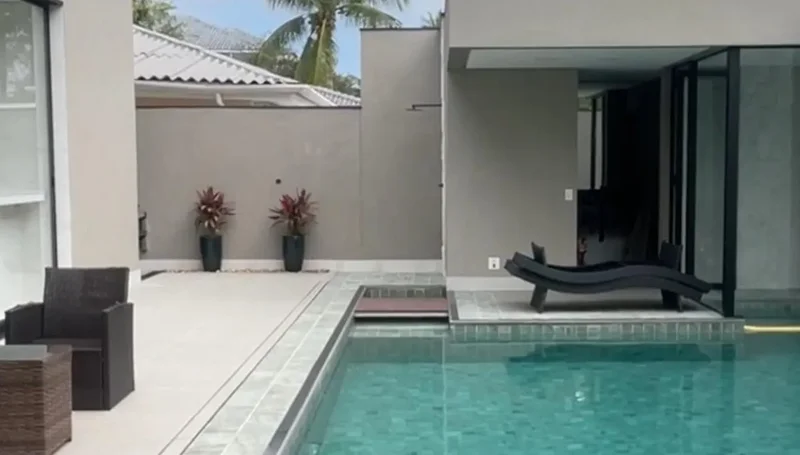 Luxury Home Close to Beach in Gated Community