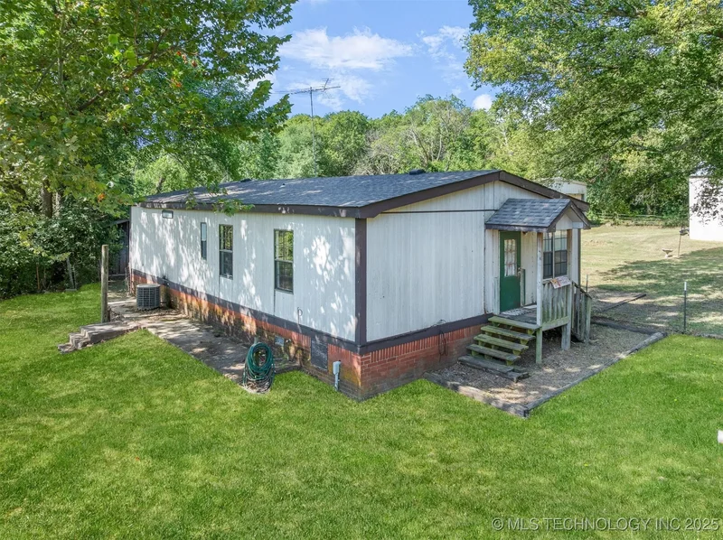 24609 E Lakeview Road, Yale, OK 74085, Yale, Oklahoma, United States. - Photo 39