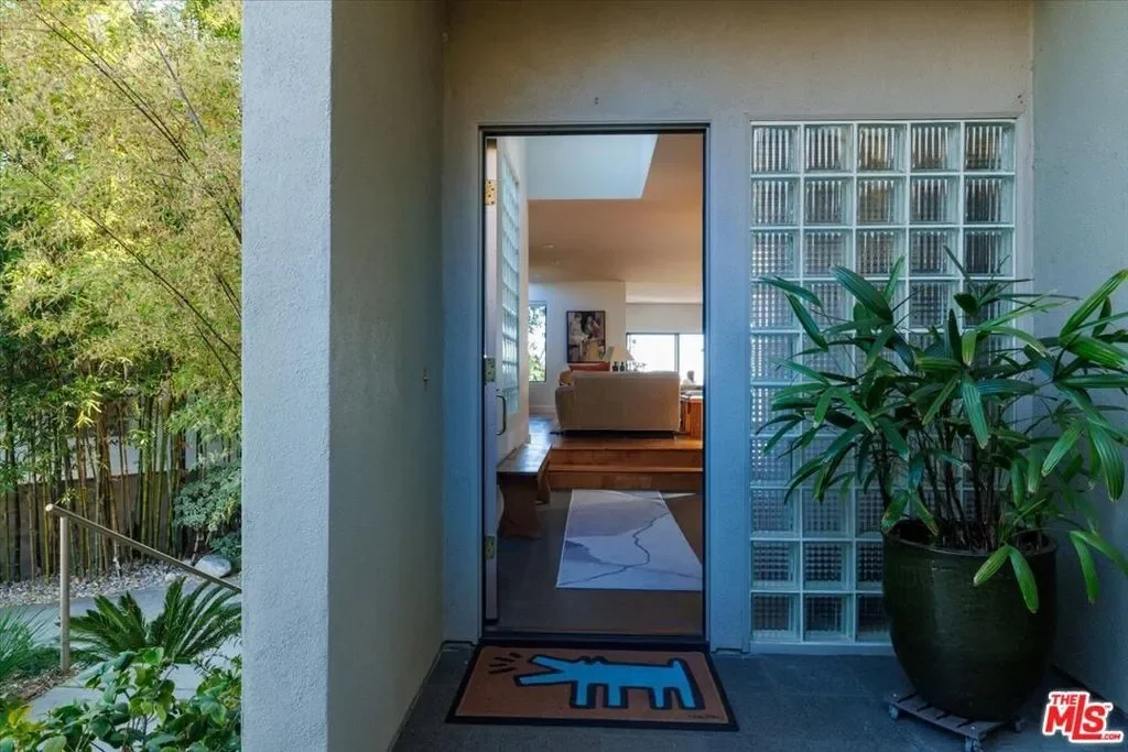 1358 Killarney Avenue, Los Angeles, California, United States. - Photo 27