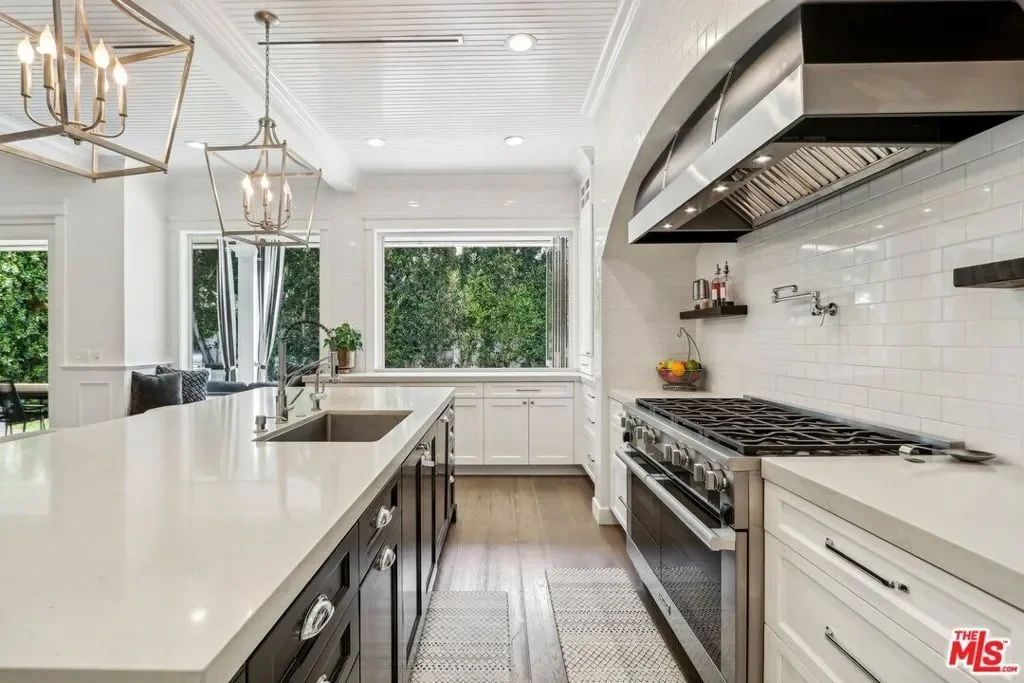14000 Morrison Street, Los Angeles, California, United States. - Photo 23