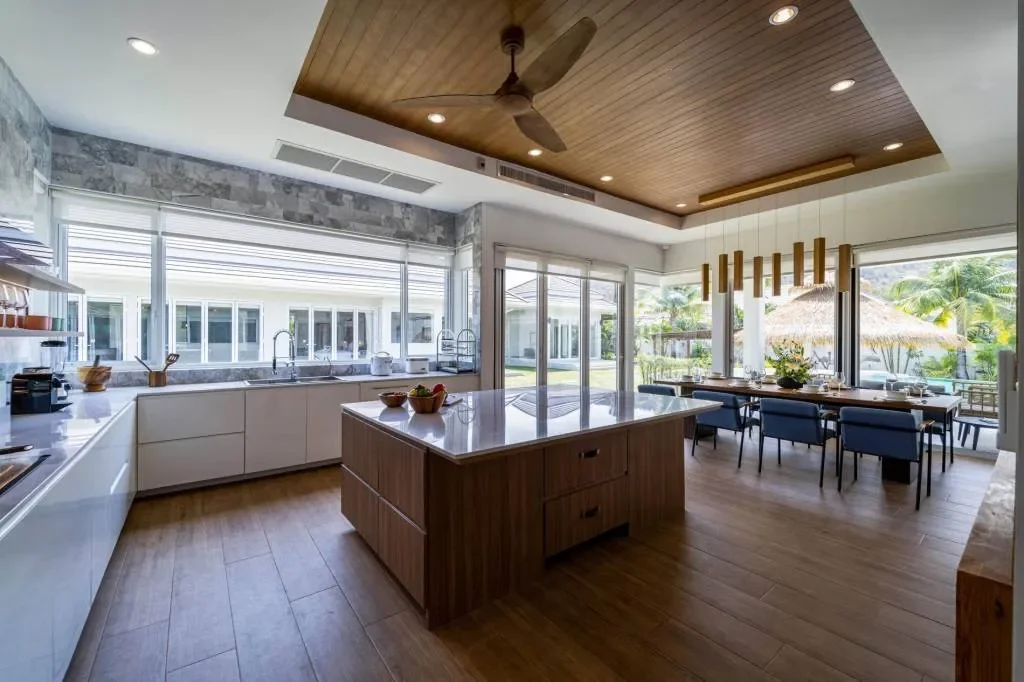 Woodlands: Luxury 7 Bed 7 Bath Pool Villa in HuaHin