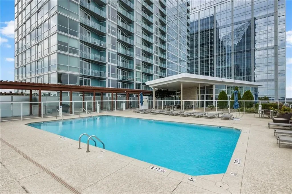Exterior photo 9