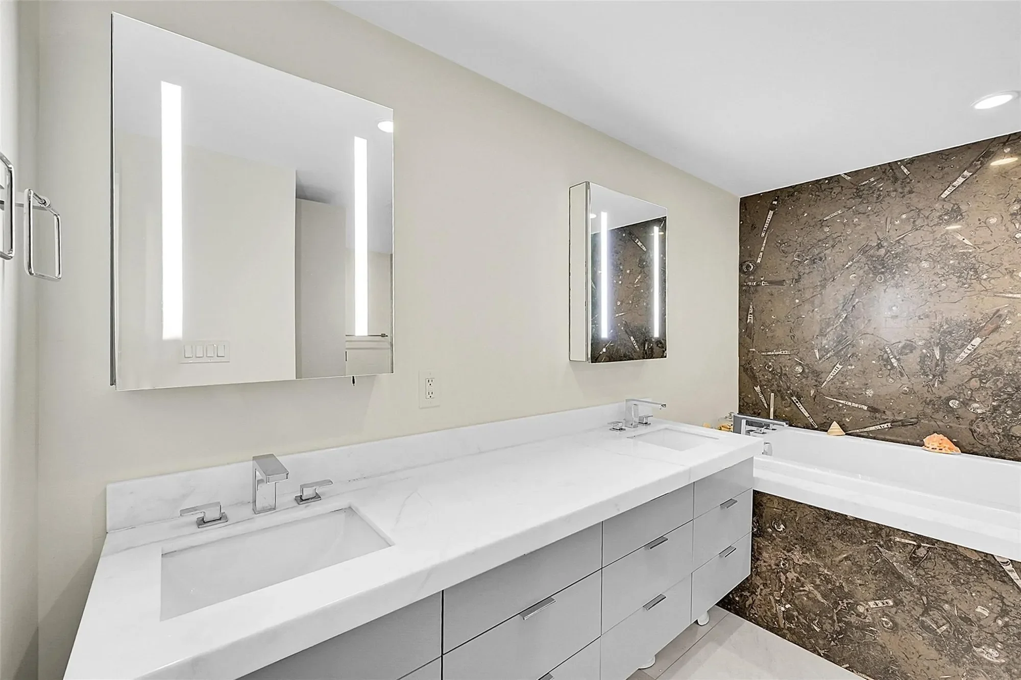 1300 S Ocean Blvd PH5, Hillsboro Beach, Florida, United States. - Photo 27
