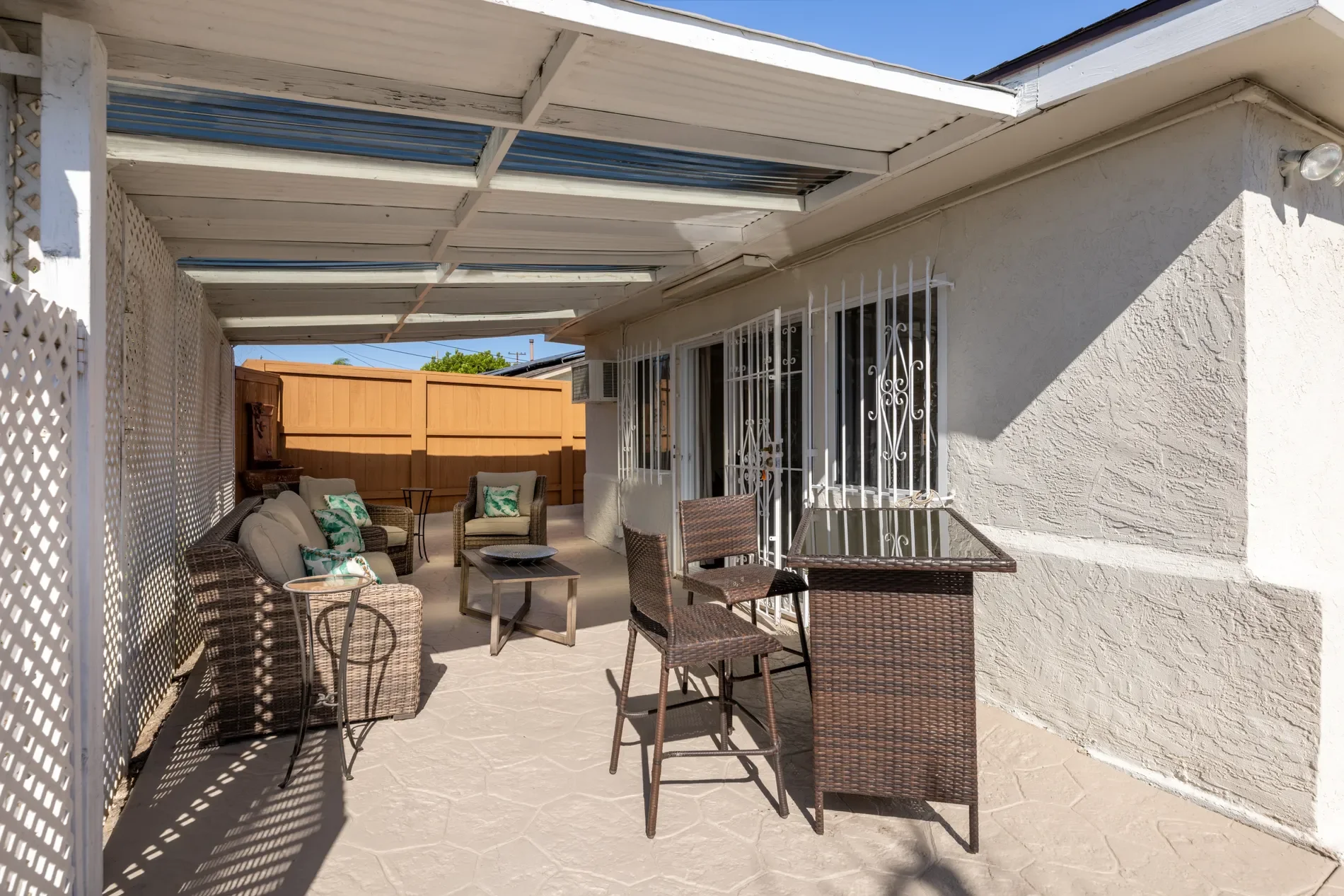 Exterior photo 12