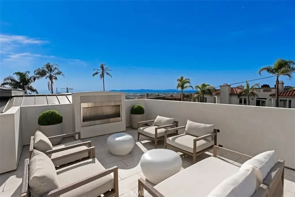 1210 Kings Rd, Newport Beach, California, United States. - Photo 38