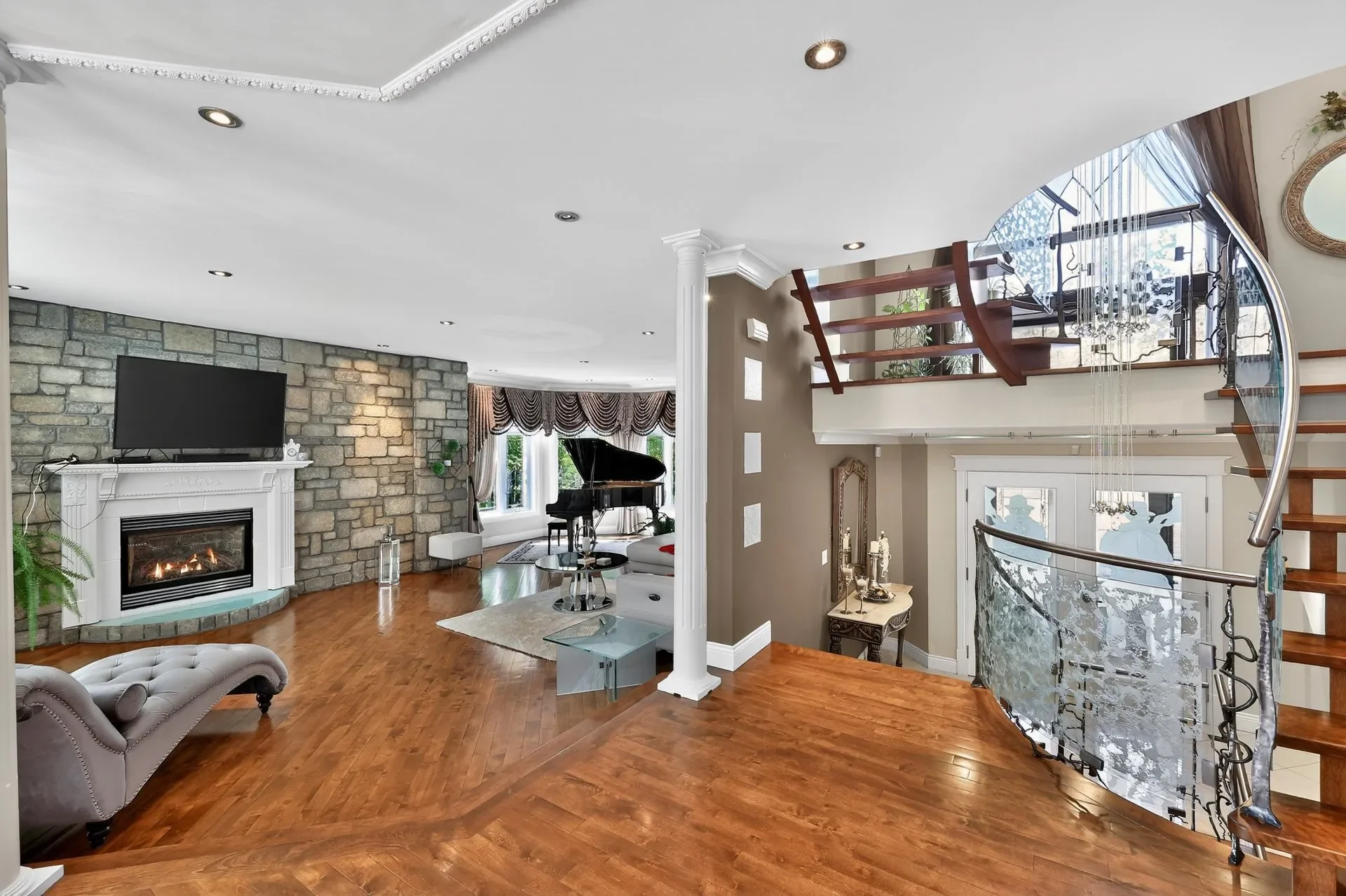 Gallery photo 6