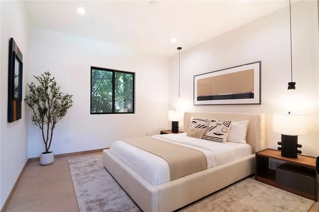 22616 Hatteras Street, Los Angeles, California, United States. - Photo 24