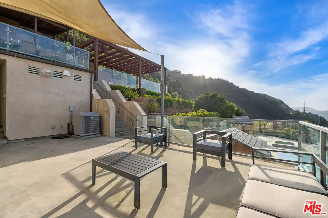 25155 Piuma Rd, Malibu, California, United States. - Photo 9