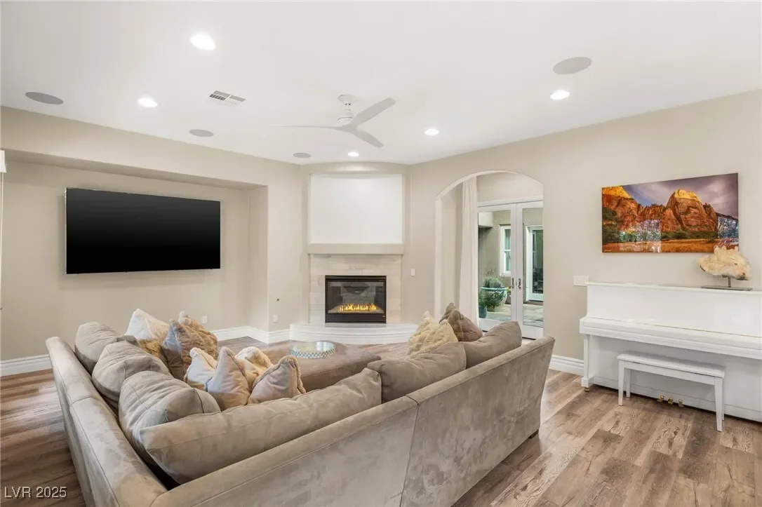 631 Coriander Canyon Court, Las Vegas, Nevada, United States. - Photo 8