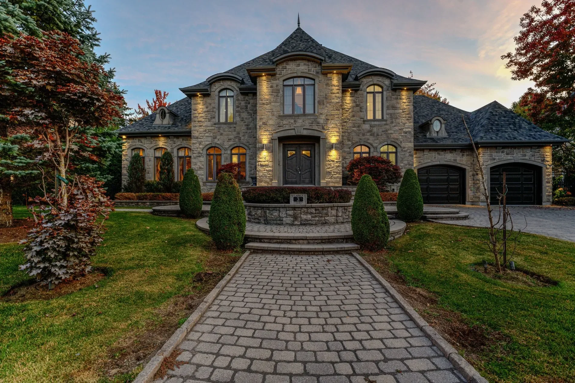 Exterior photo 3