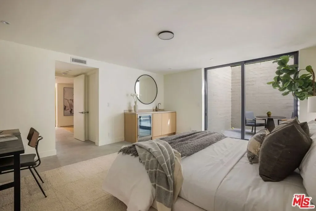 929 Hilldale, Altadena, California, United States. - Photo 7