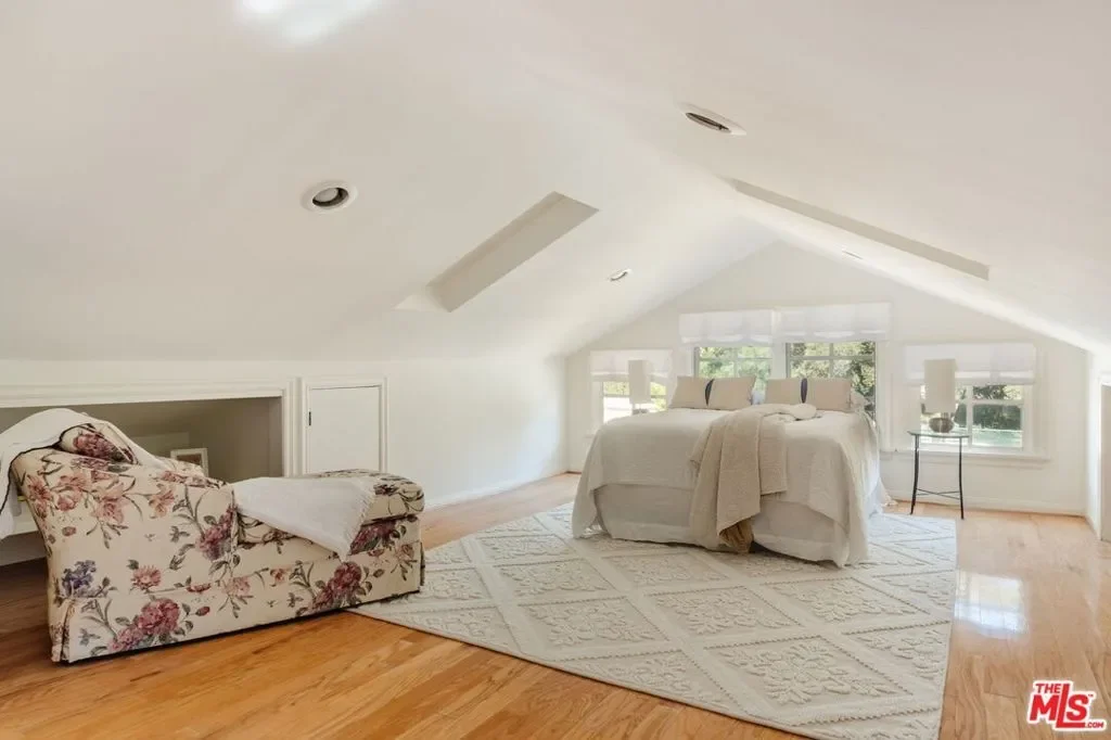 1520 Bonnell Drive, Topanga, California, United States. - Photo 33