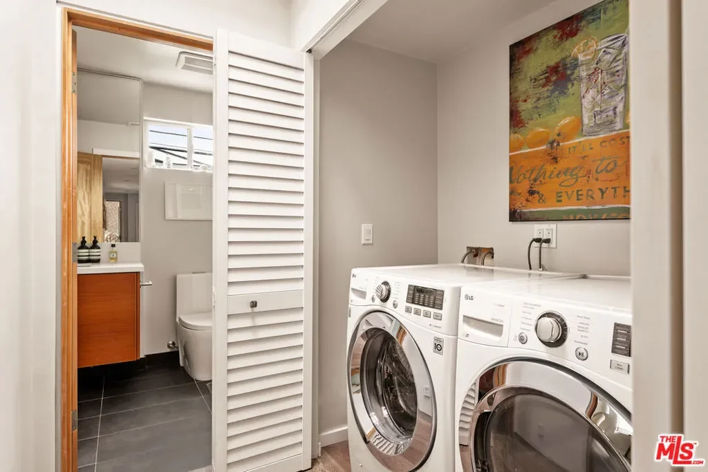 8512 Hargis Street, Los Angeles, California, United States. - Photo 5