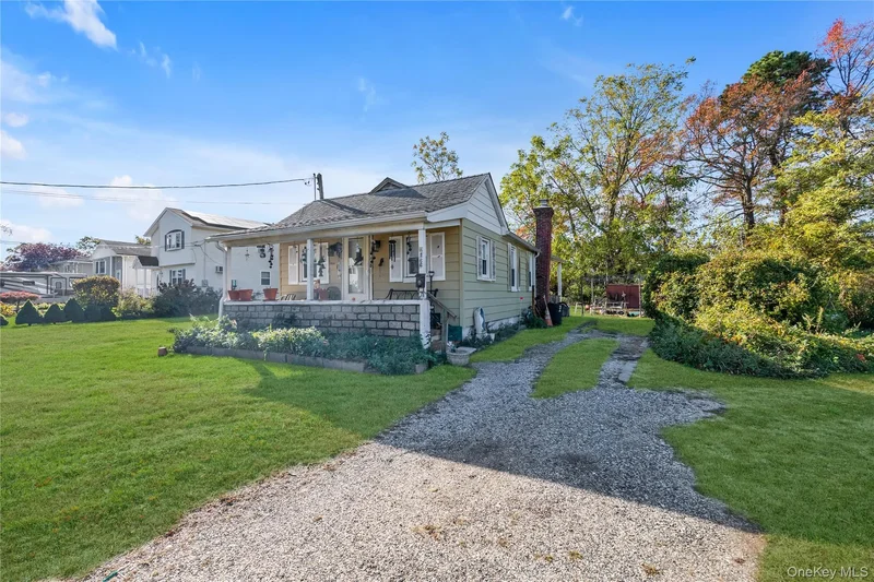 166 & 170 Woodrow Parkway, West Babylon, New York, United States. - Photo 13