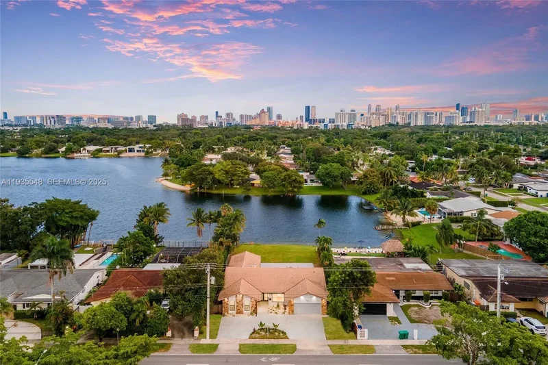 18735 NE 18th Ave, North Miami Beach, Florida, United States. - Photo 16