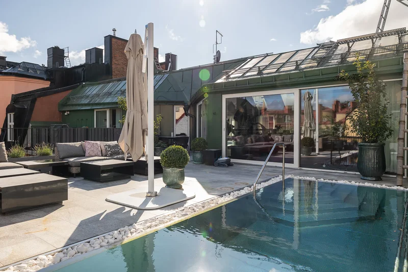 Spectacular Residence With A Large Terrace And Outdoor Pool By Karlaplan.
