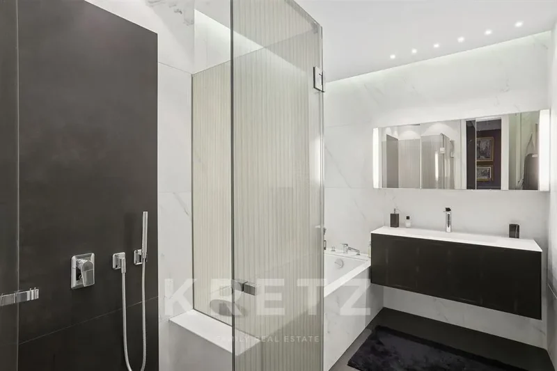 PARIS, Paris, Île-de-France, France. - Photo 10