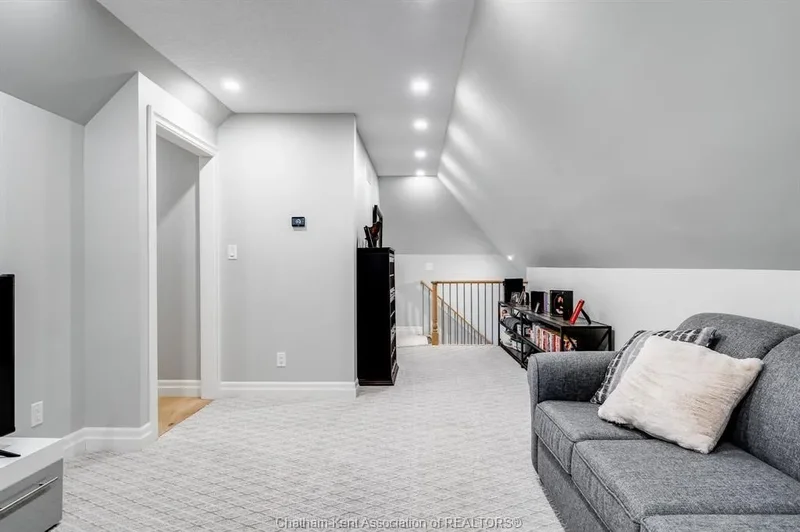 877 CHARING CROSS Road, Chatham, ON N7M 5H3, Chatham, Ontario, Canada. - Photo 17