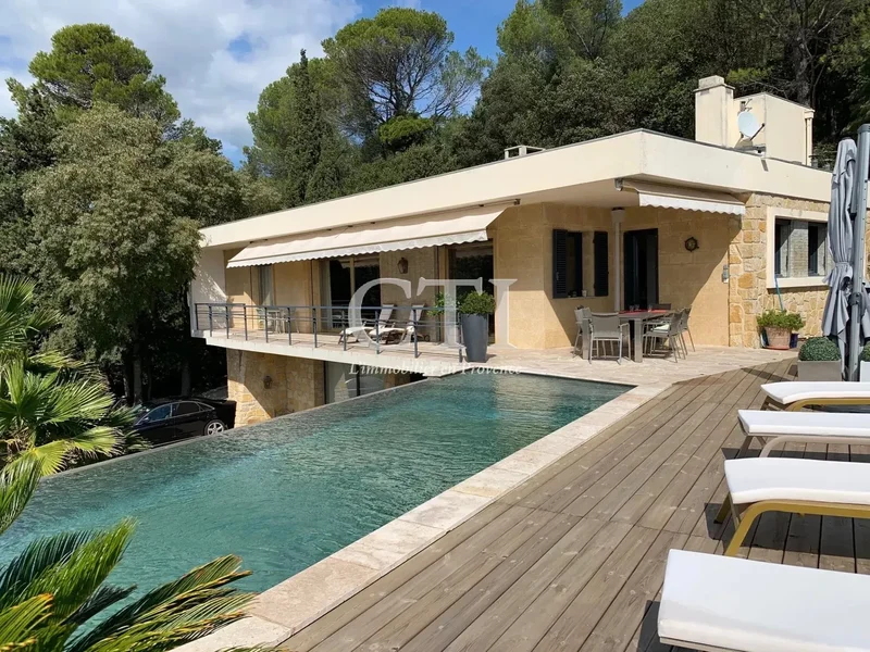 The Californian: Modern stone architecture