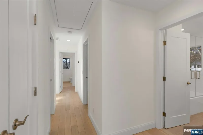 30 Sun Valley Road, Ramsey, NJ 07446, Ramsey, New Jersey, United States. - Photo 16