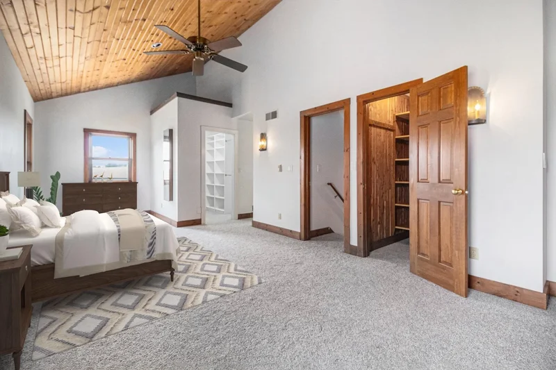 Beautiful Country Estate on almost 28 Acres