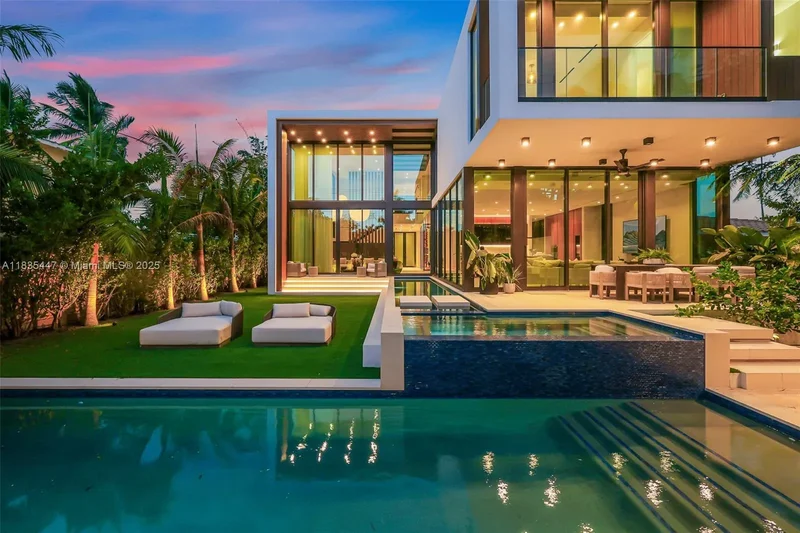 2355 Meridian Ave, Miami Beach, Florida, United States. - Photo 14