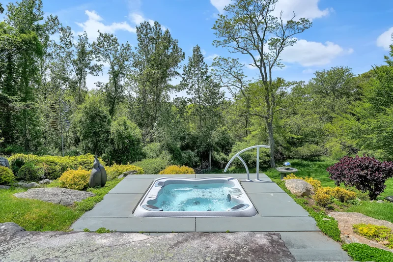 124 Old Farm Road, Chilmark, MA 02535, Chilmark, Massachusetts, United States. - Photo 11