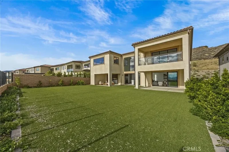 20268 W Albion Way, Los Angeles, California, United States. - Photo 37