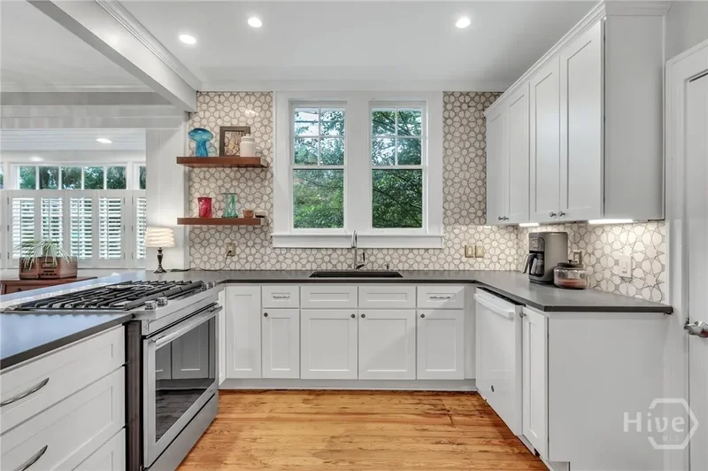 202 E 51st Street, Savannah, Georgia, United States. - Photo 16