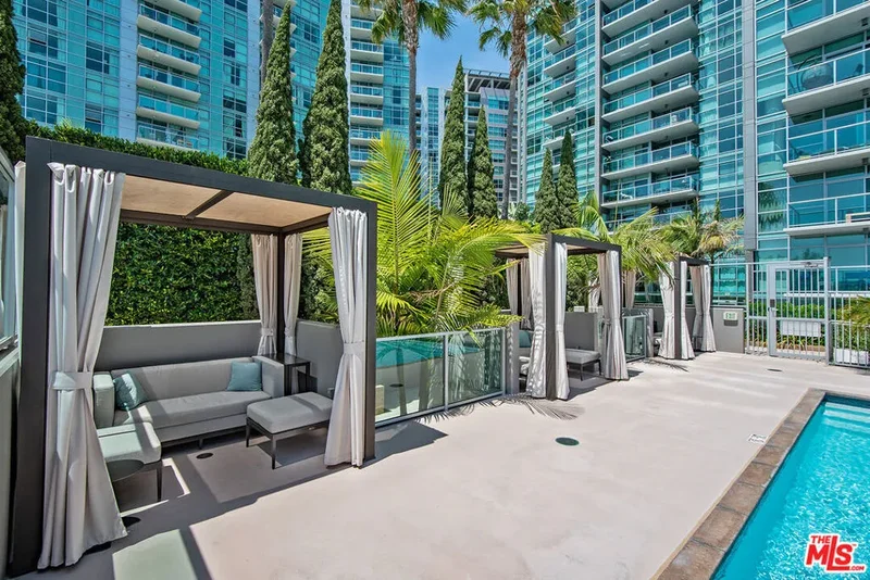13650 Marina Pointe Drive 1009, Marina del Rey, California, United States. - Photo 10
