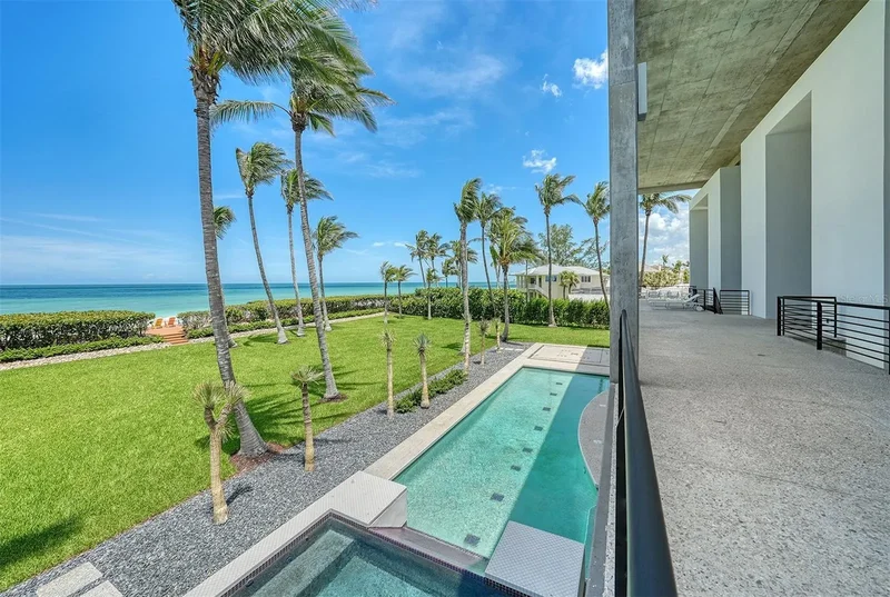 8250 SANDERLING ROAD, Siesta Key, Florida, United States. - Photo 38