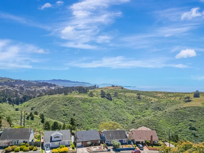 720 Lockhaven Drive, Pacifica, California, United States. - Photo 36