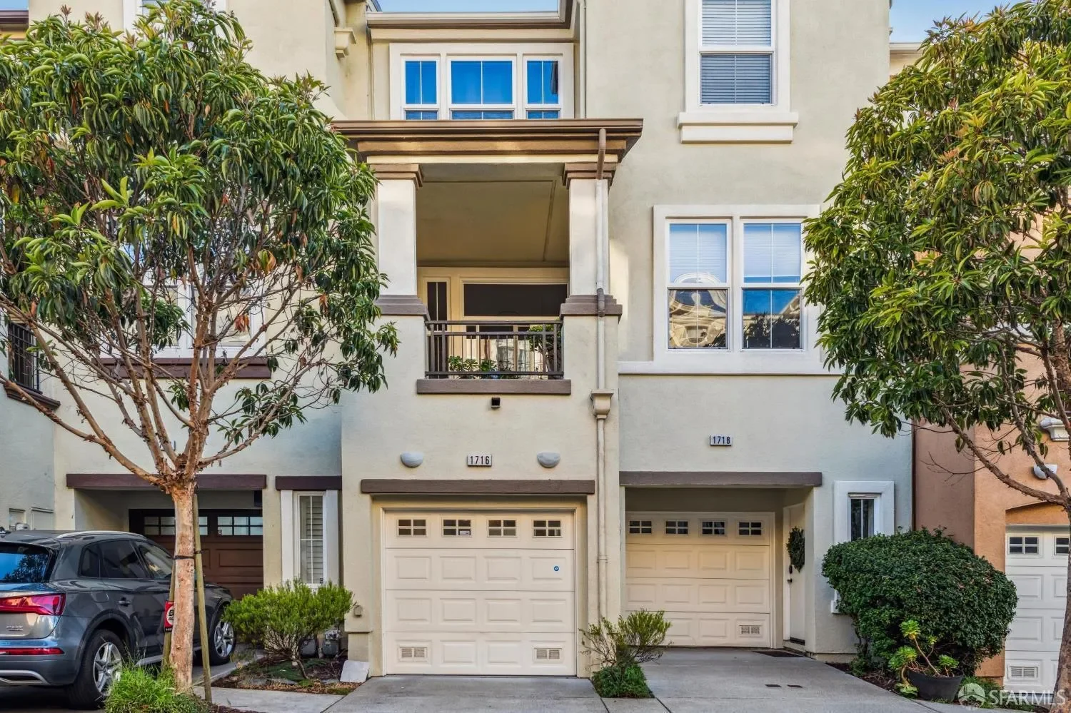 Exterior photo 7