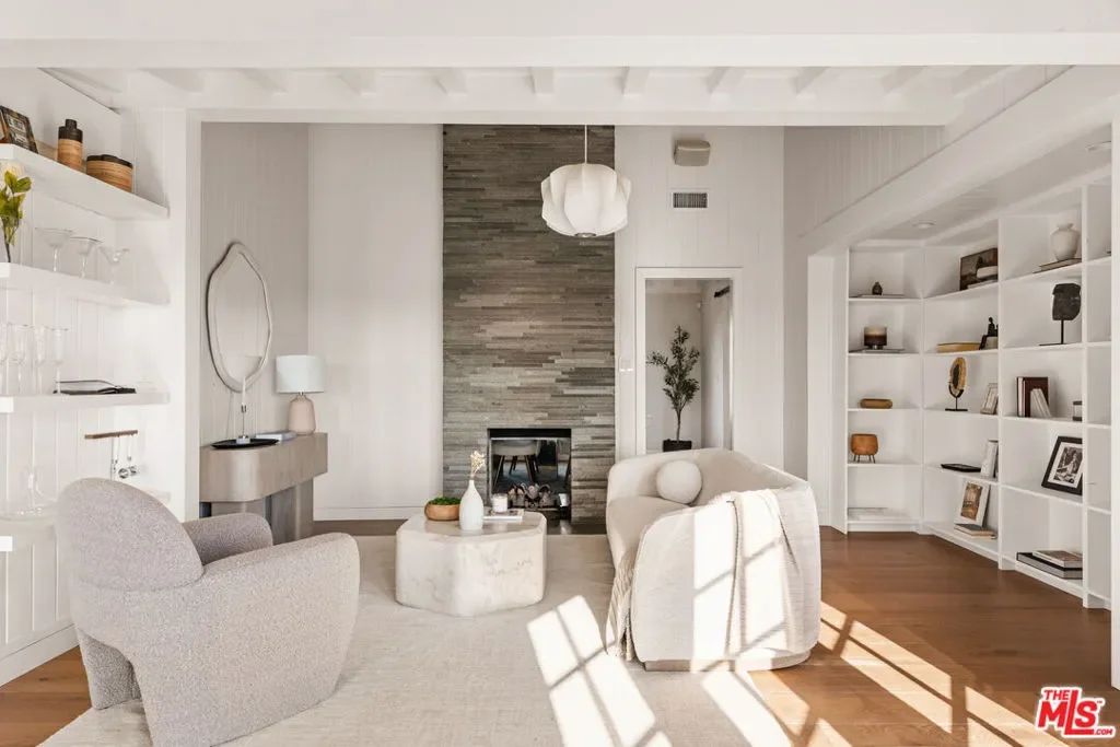 12417 Mulholland Drive, Los Angeles, California, United States. - Photo 32