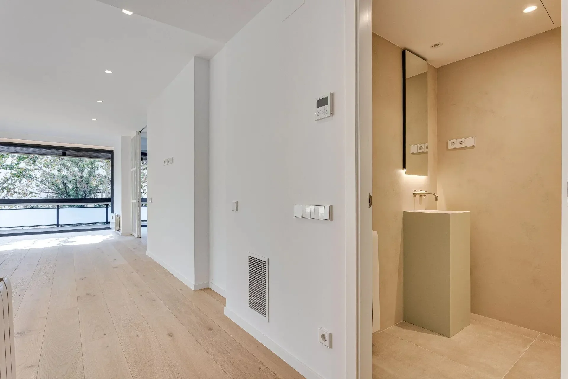 Sarria - Sant Gervasi, Barcelona, Spain. - Photo 32