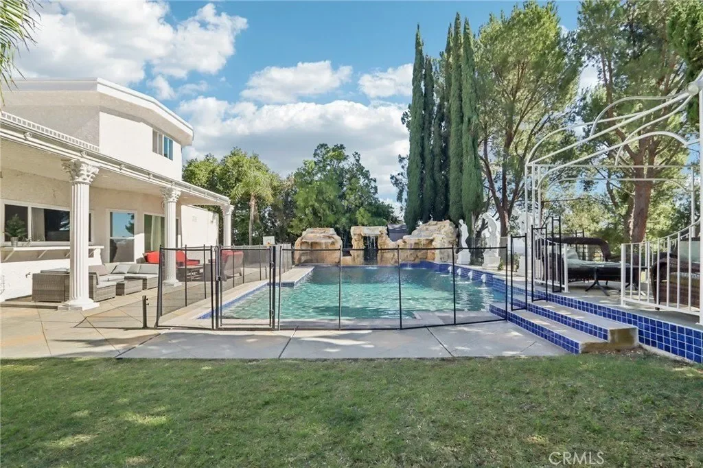 12426 Henzie Place, Granada Hills, CA, 91344, USA, Los Angeles, California, United States. - Photo 17