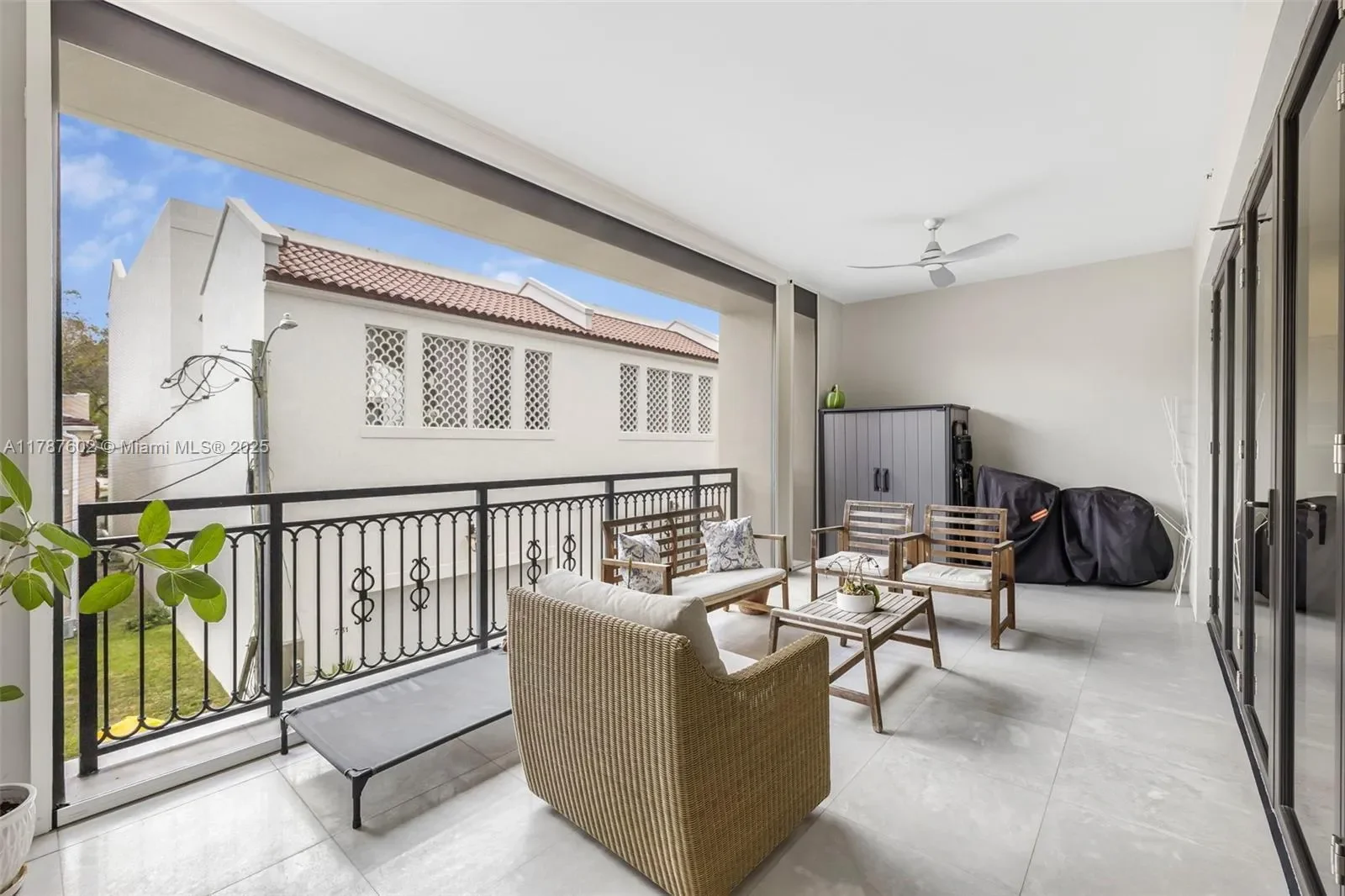 718 Valencia Ave 206, Coral Gables, Florida, United States. - Photo 46