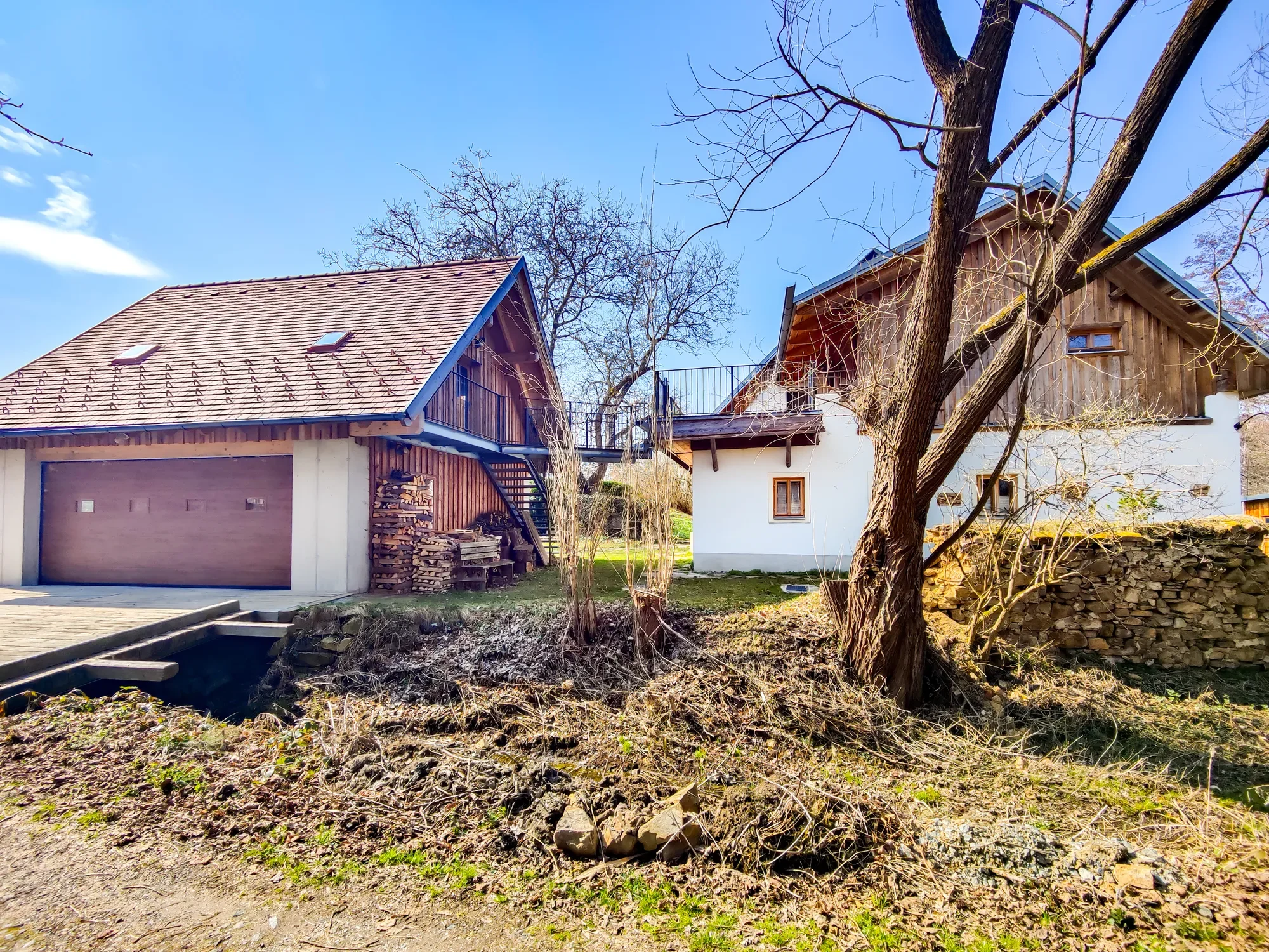 Exterior photo 9