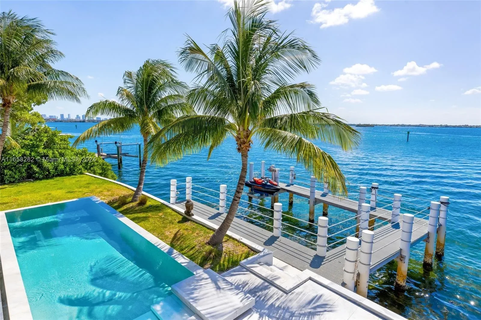 7960 Biscayne Point Cir, Miami Beach, Florida, United States. - Photo 18