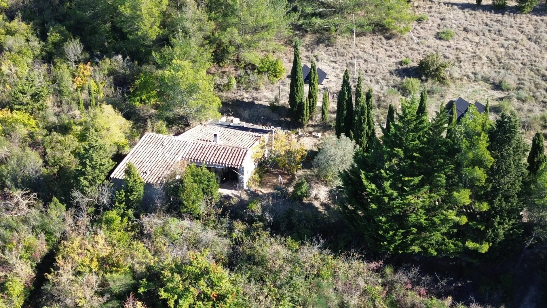 Exterior photo 3