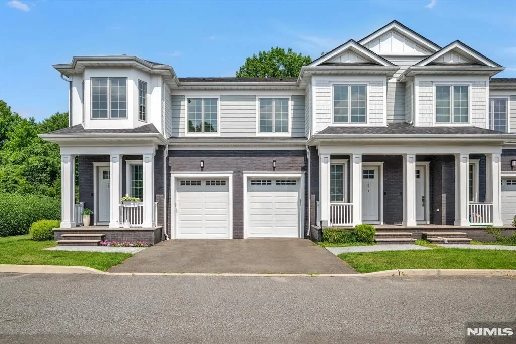 16 Gabriel Court #16, Paramus, New Jersey, United States. - Photo 35