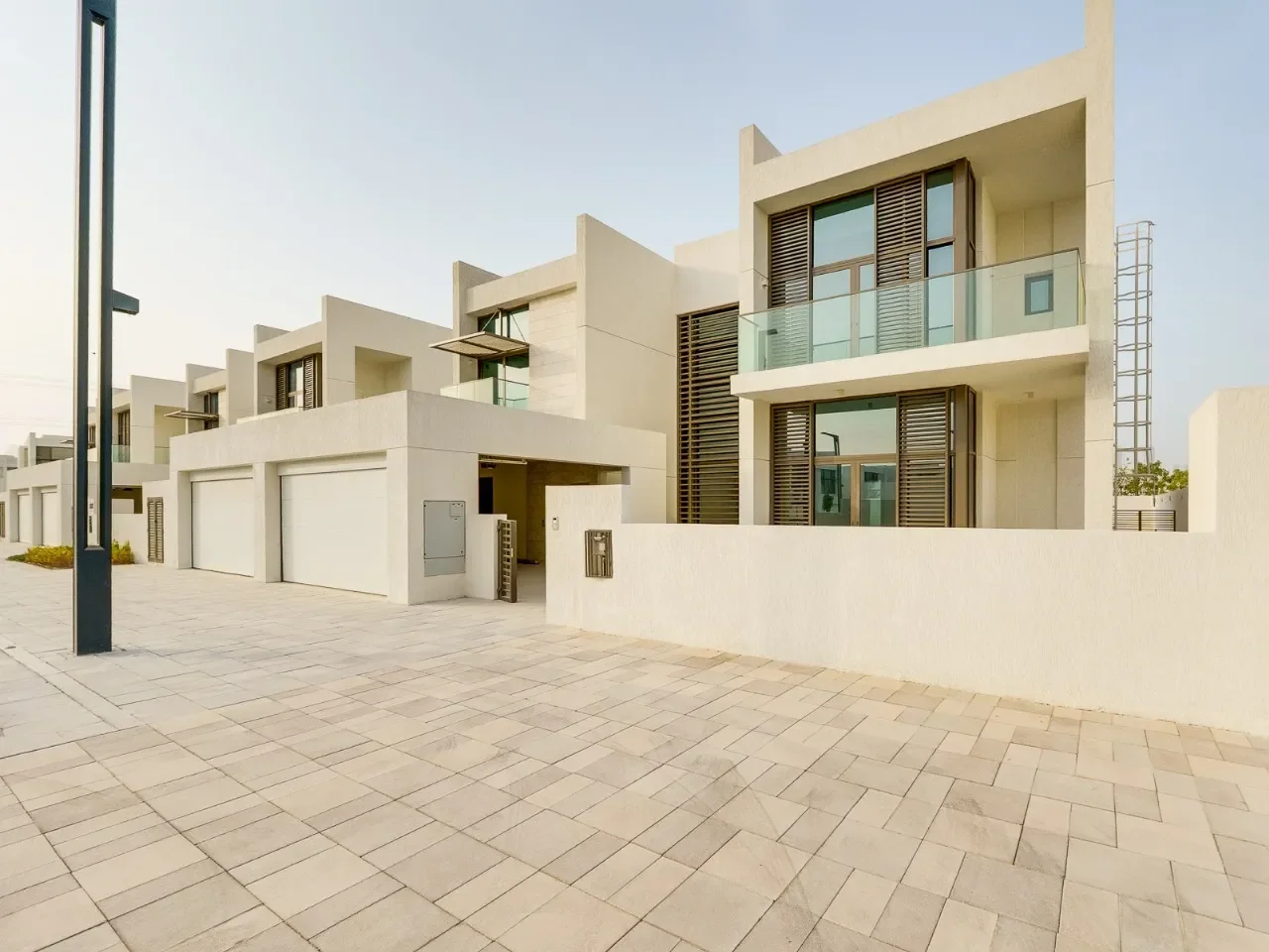 Exterior photo 3